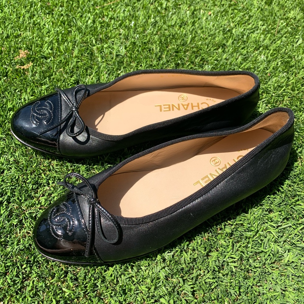 Authentic Chanel black ballet flats